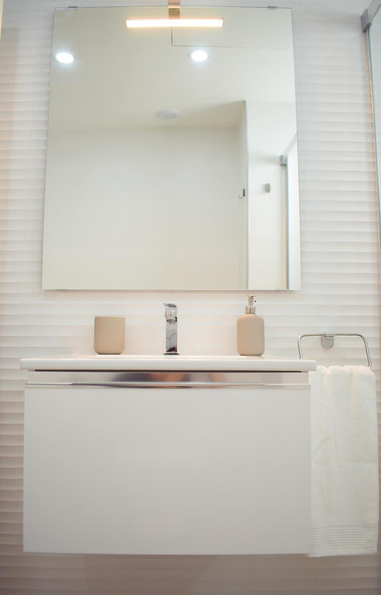 Amalia'S Home: Luminoso Apartamento Muy Cerca De La Playa 马拉加 外观 照片